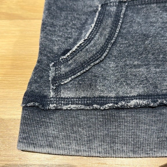 Vintage Havana 2T Sweatshirt. Super soft. - Picture 5 of 5